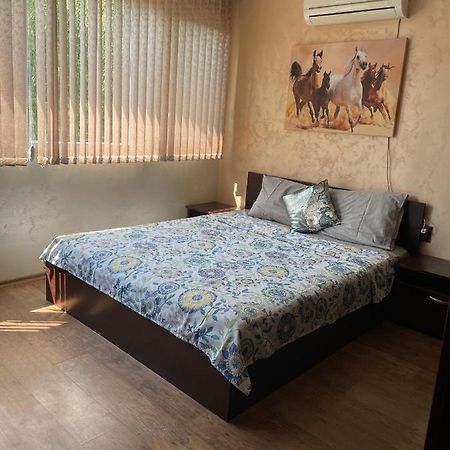 Lotos Apartament Apartment Burgas Exterior photo